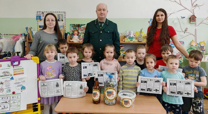 Экологическая акция "Сдай батарейку - спаси ежика!"