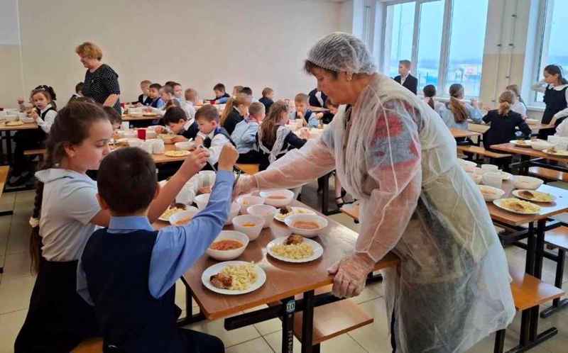 Родители проверили качество питания в школьной столовой
