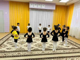 Танцевальный кружок "Топотушки"