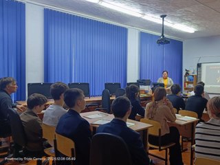 В школе была проведена лекция с обучасющимися 9-11 классов на тему  "День Героев Отечества"