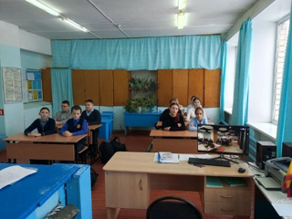 11 декабря в 6- 9 классах прошло профориентационное занятие Россия-мои горизонты по теме: «Россия цифровая: ИТ-компании и отечественный финтех».