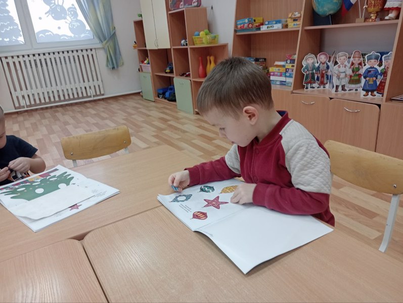 День новогодних наклеек!