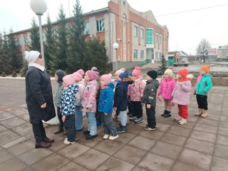 k-pamyatniku.jpg