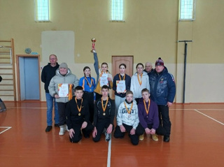 Сегодня сборная команда лыжников нашей школы участвовали на лыжной эстафете.