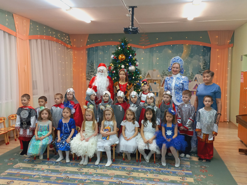Новогодние утренники в детском саду