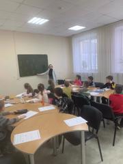 Занятие с детьми по подготовке к школе