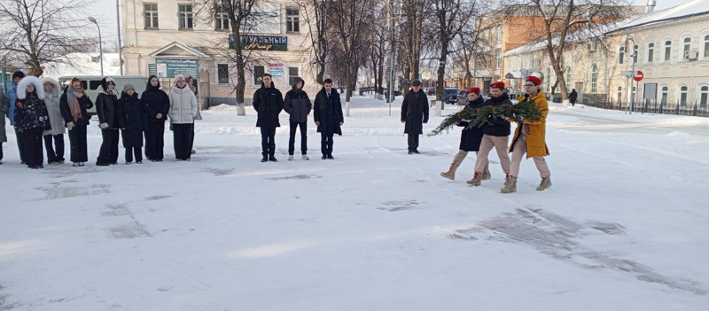 Церемония памяти у памятника Неизвестному солдату г. Ядрина