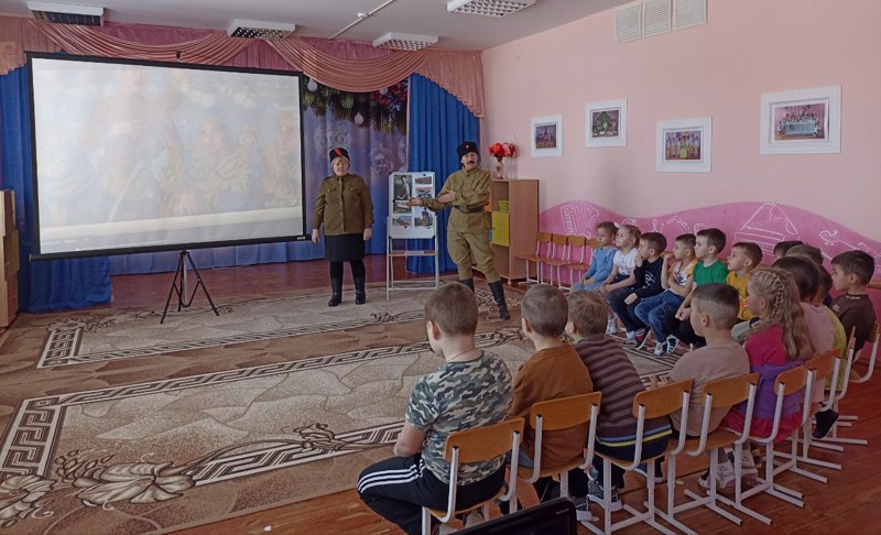 В рамках проекта «Лица Чувашии. Они сражались за Родину» в детском саду "Шевле" прошло занятие «Василий Чапаев — знаменитый комдив из Чувашии»