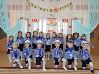 Празднование 23 февраля в группе "Колокольчик"