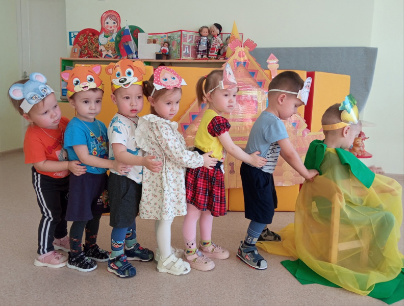 Малыши окунулись в мир сказок!