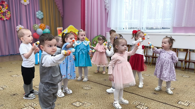 Весенний утренник, посвященный празднику 8 Марта, прошел во второй группе раннего возраста "Незабудки"
