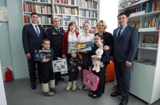 "Пока отцы защищают страну - мы рядом с их семьями"