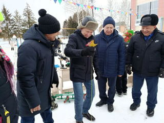 Педагоги Дома детского творчества провели увлекательные мастер-классы  на празднике «Проводы зимы»