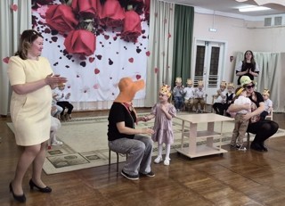 Поздравляем с женским днём 8 марта
