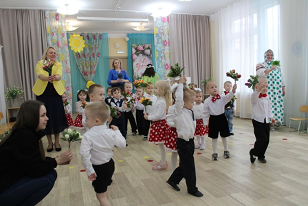 Праздник весны у "Бусинок"