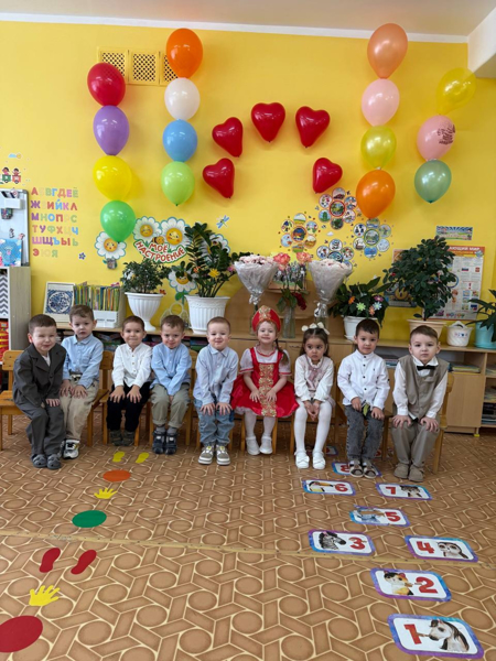 Международному женскому дню — 8 Марта!