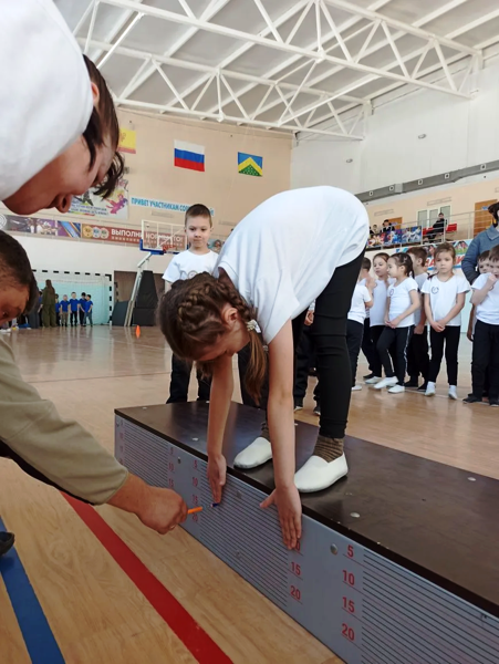 В рамках проекта «Детский спорт» партии «Единая Россия» состоялся фестиваль ГТО среди воспитанников детских садов Комсомольского МО, приуроченный к 95‑летию легендарного движения «Готов к труду и обороне».