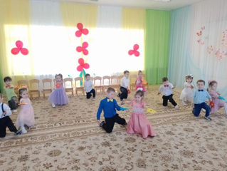 Мамы наши хороши, мы вас любим от души