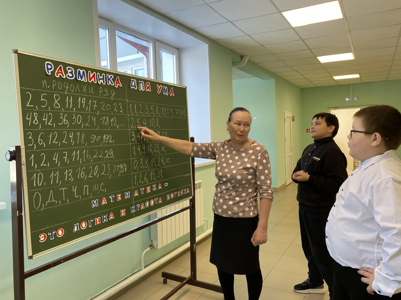 Математика — это искусство видеть невидимое: в школе прошел турнир знатоков закономерностей