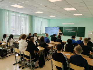 Участие в познавательной кинолекции, посвященной теме "Крымская весна: историческое возвращение"