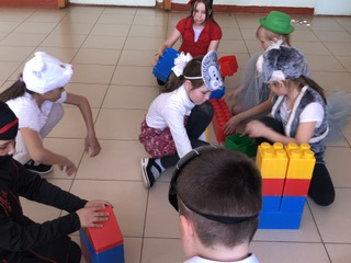 “Книжный волшебник: приключения с любимыми героями!” 🎭