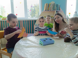 За лесами, за горами  лежит город Оригами.