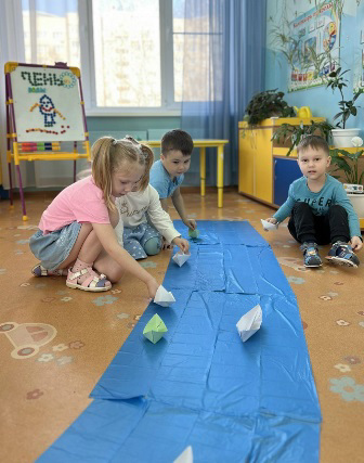 Наша спутница вода