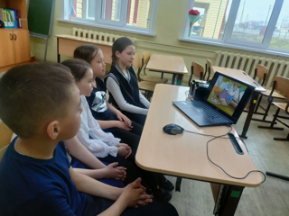 Просмотр мультфильма «Необычный младший братик»