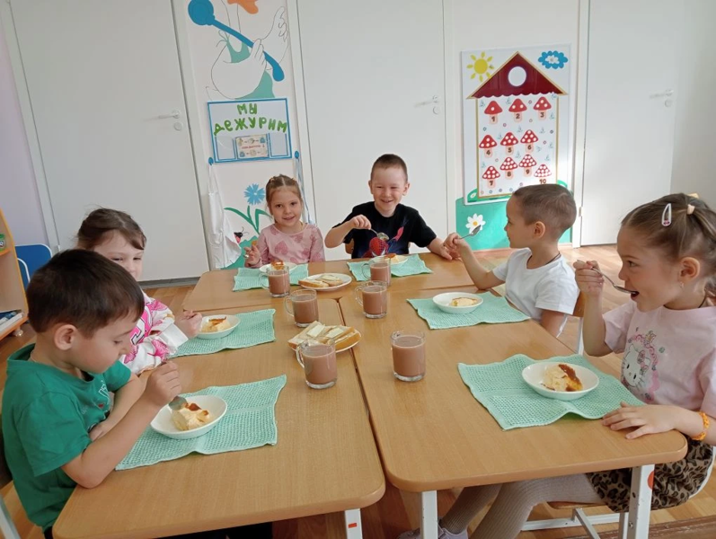 Вкус детства: как мы кормим малышей в нашем детском саду