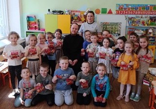 Встреча дошколят с клириком собора святого князя Владимира на пасхальной неделе