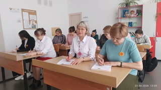 Педагоги, воспитатели и школьники Аликовского округа написали «Всечувашский диктант»