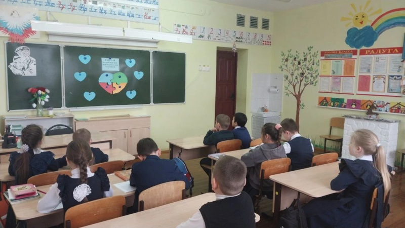 Всероссийская акция «Синий чемоданчик» в Байдеряковской школе
