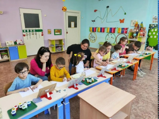 Один день из жизни "Пчелок"