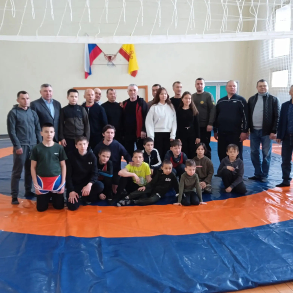 Презентация передачи борцовского ковра спортивно-оздоровительному залу с.Ковали