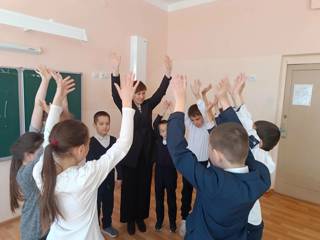 С 30 марта по 20 апреля 2026 года в Чувашии проходит Республиканская акция «Синий чемоданчик»,  посвящённая Всемирному дню распространения информации об аутизме.