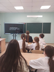 Просмотр видеороликов антитеррористического контента.