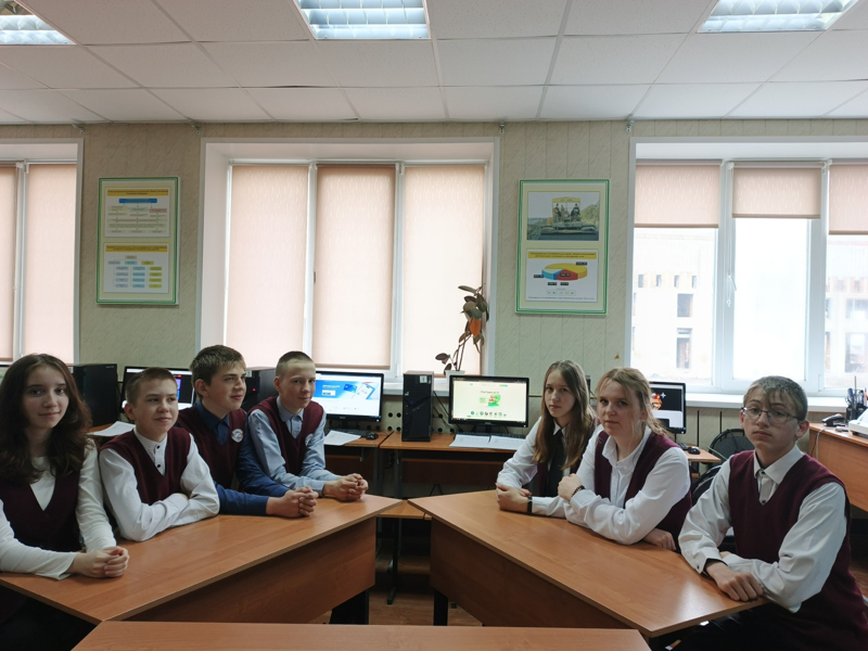 14 апреля 2026 года в рамках Республиканской Недели профориентации учащиеся 8 класса МБОУ "Алтышевская ООШ " посетили Алатырский технологический колледж, где состоялся мастер-класс «Погружение в банковский мир: практический взгляд на профессию».