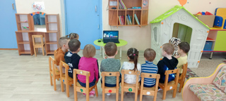 Просмотр мини-спектакля  «Случай в группе раннего развития «Козлятушки»