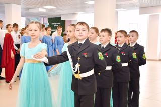 III муниципальный юнармейский бал «Герой нашего времени»