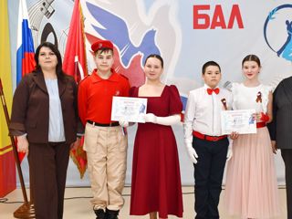 77f047be92724e0ea69d5182589a0d3a.jpg
