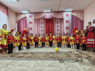 Праздник чувашского языка: песни, танцы и радость общения!