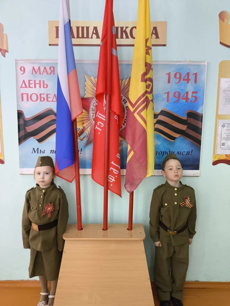 ЧАСОВОЙ У ЗНАМЕНИ ПОБЕДЫ