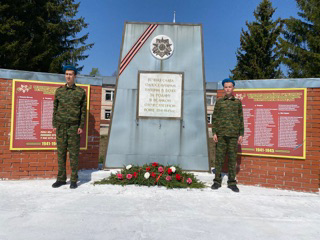 Церемония возложения венков и цветов