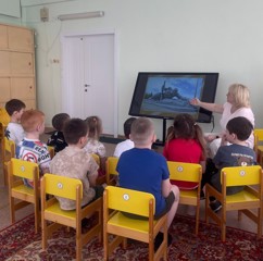 Воспитанники подготовительной группы «Радуга»  приняли участие XVII Международной патриотической Акции по поддержке детского чтения «Читаем детям о Великой Отечественной войне»