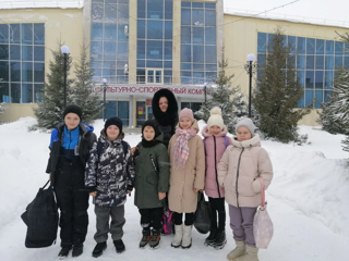 ВОЛНЫ ВЕСЕЛЬЯ: ЗИМНИЕ КАНИКУЛЫ В БАССЕЙНЕ