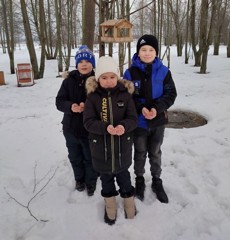 Покорми‌те птиц зимо‌й!