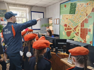Экскурсия в Пожарно-спасательную часть №11 МЧС