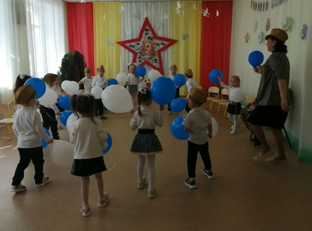 Музыкальное развлечение "Пусть всегда будет солнце"