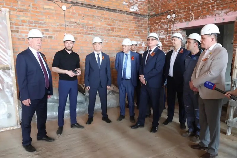 Строительство Комсомольской средней школы № 2 выходит на новый этап