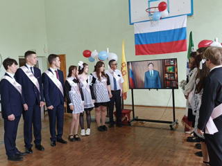 Последний звонок в Азимсирминской школе: трогательное прощание и новые надежды